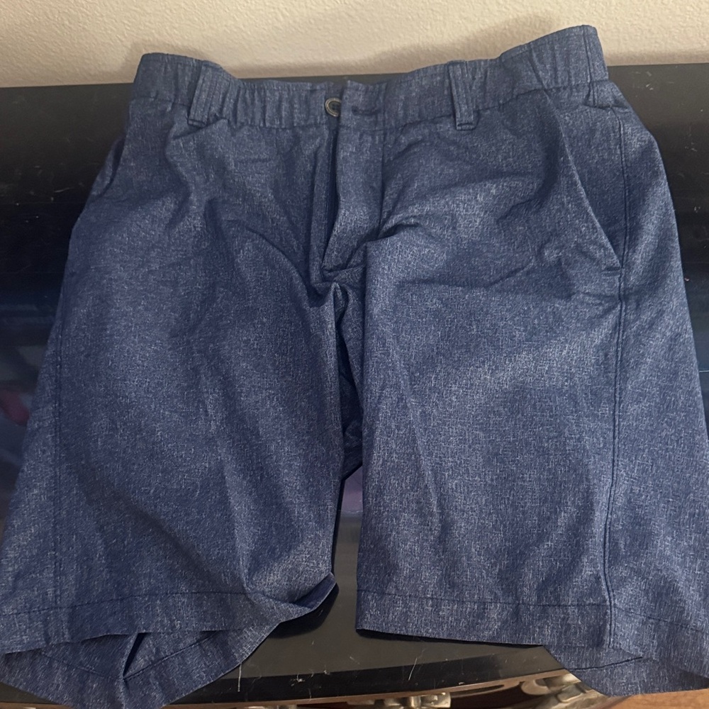 Under Armour Men's Navy golf shorts